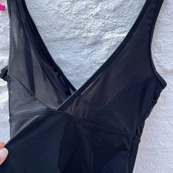 One Piece swimsuit - Picture 2 of 7